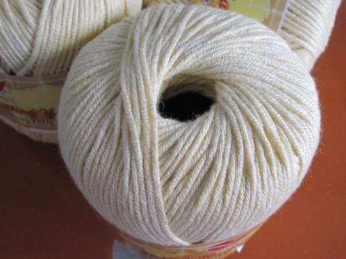 Natural Fibre 100% Bamboo Spun Yarn for Knitting